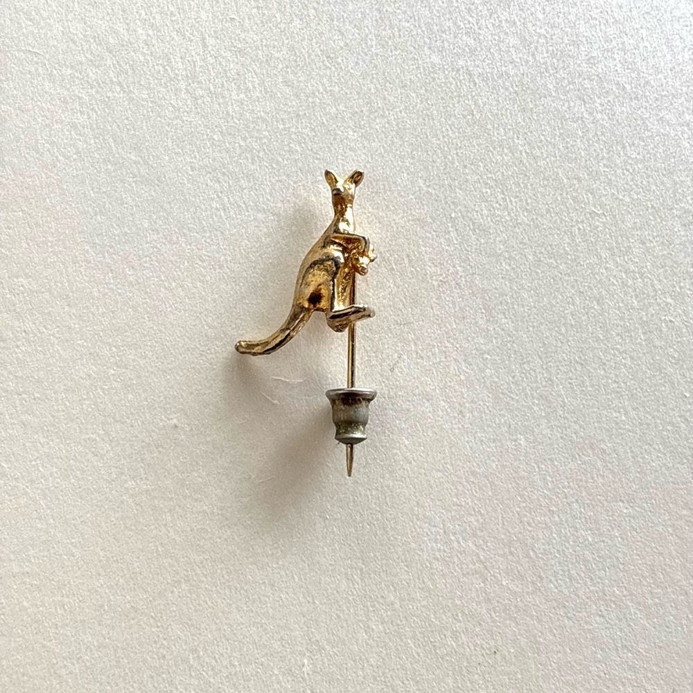 Gold Kangaroo Stick Pin